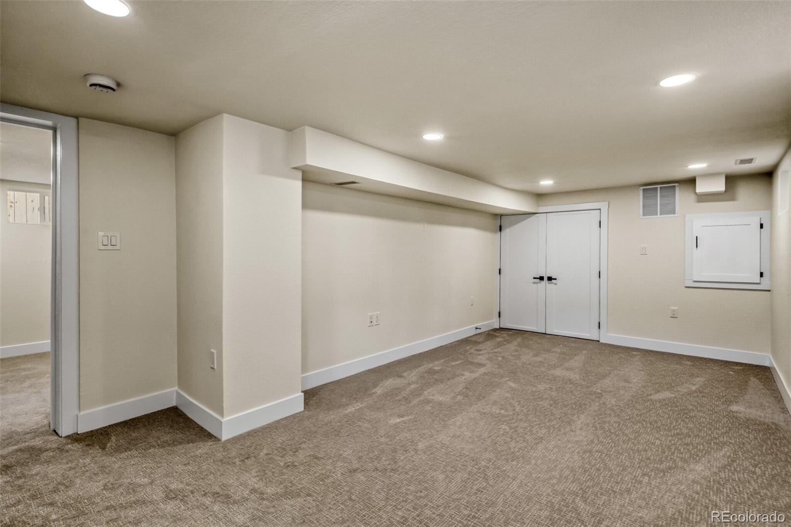 MLS Image #23 for 2627 n york street,denver, Colorado