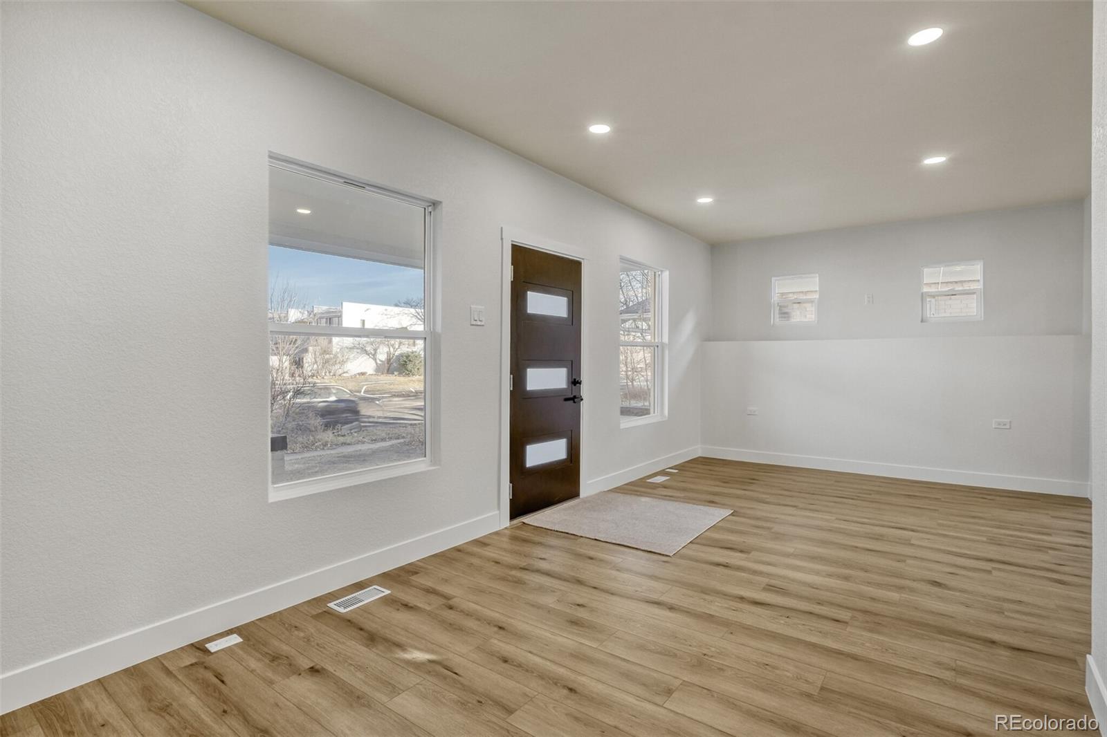 MLS Image #4 for 2627 n york street,denver, Colorado