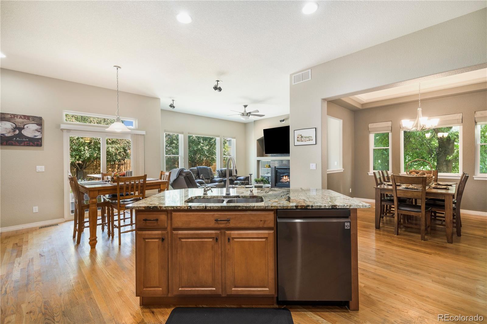 MLS Image #5 for 9884  telluride street,commerce city, Colorado