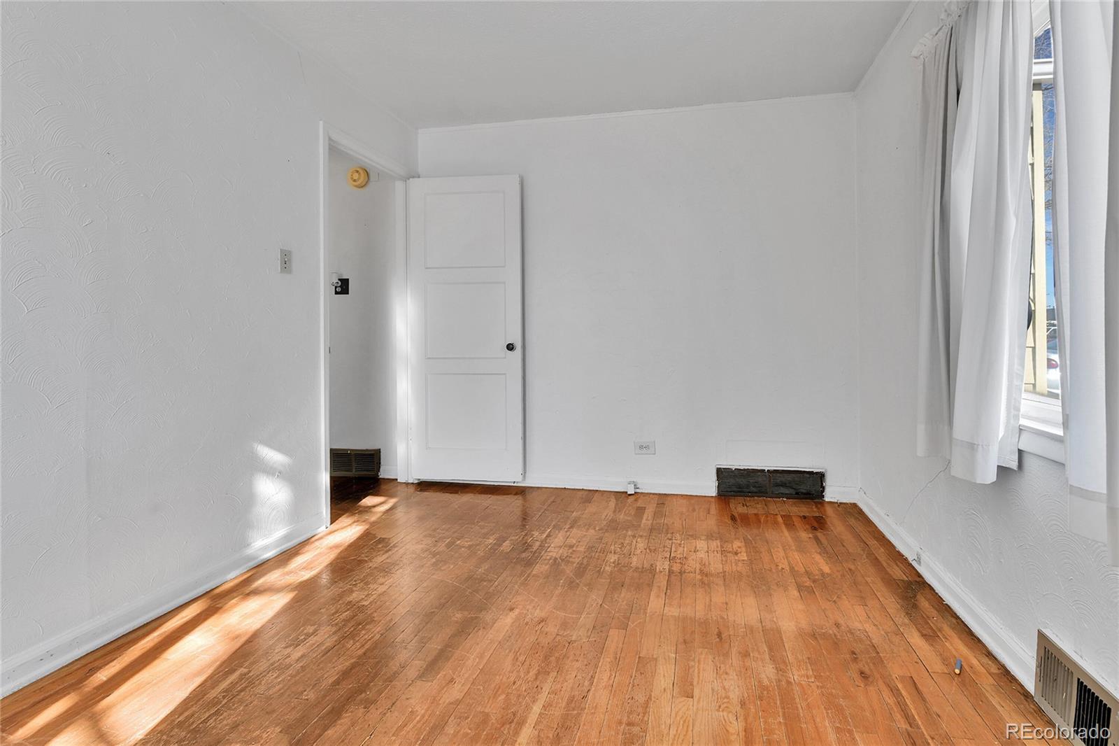 MLS Image #17 for 1995 s hazel court,denver, Colorado