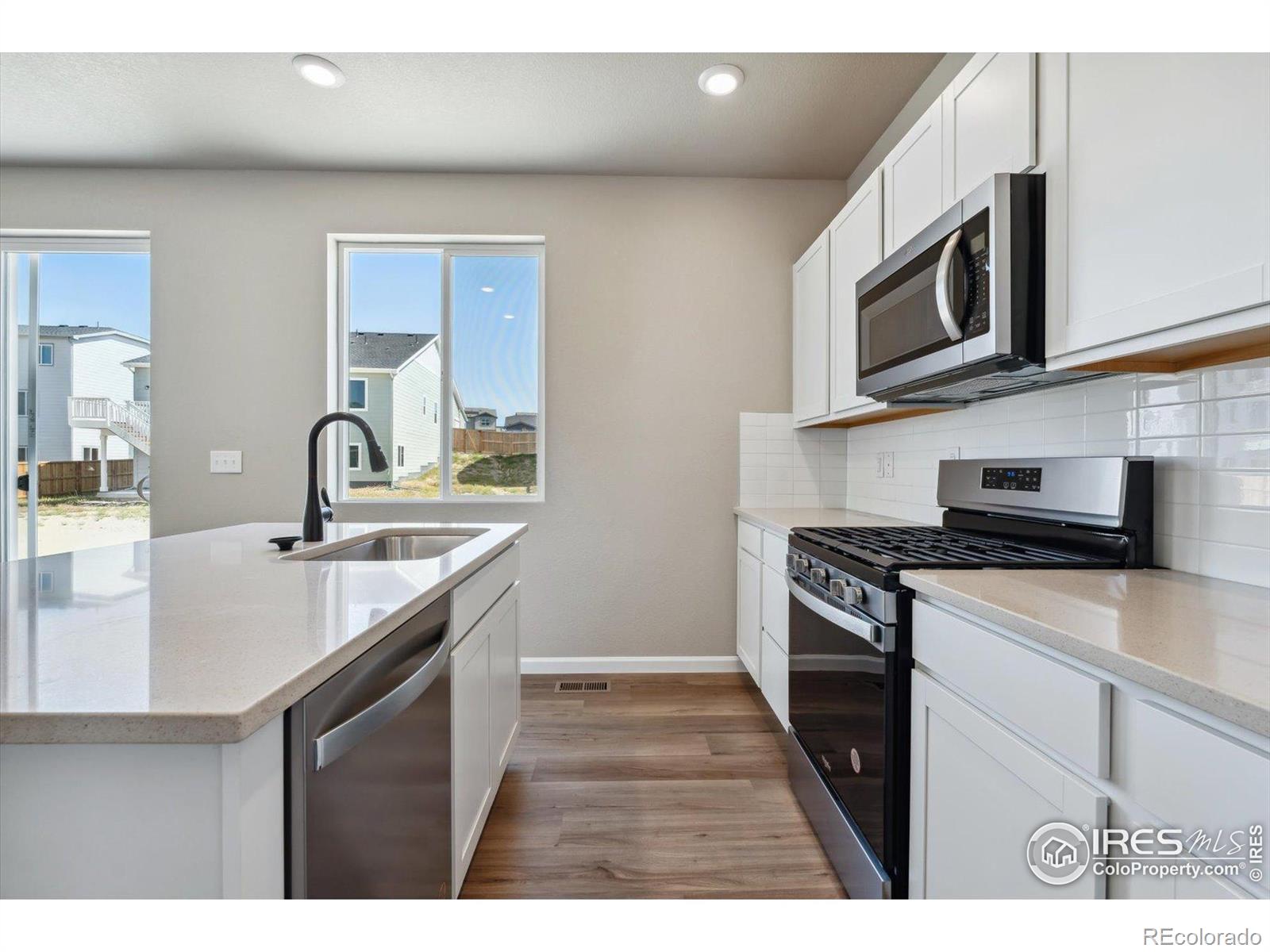 MLS Image #5 for 803  harvard street,johnstown, Colorado