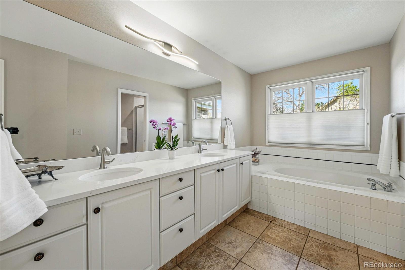 MLS Image #22 for 2252 s yosemite circle,denver, Colorado