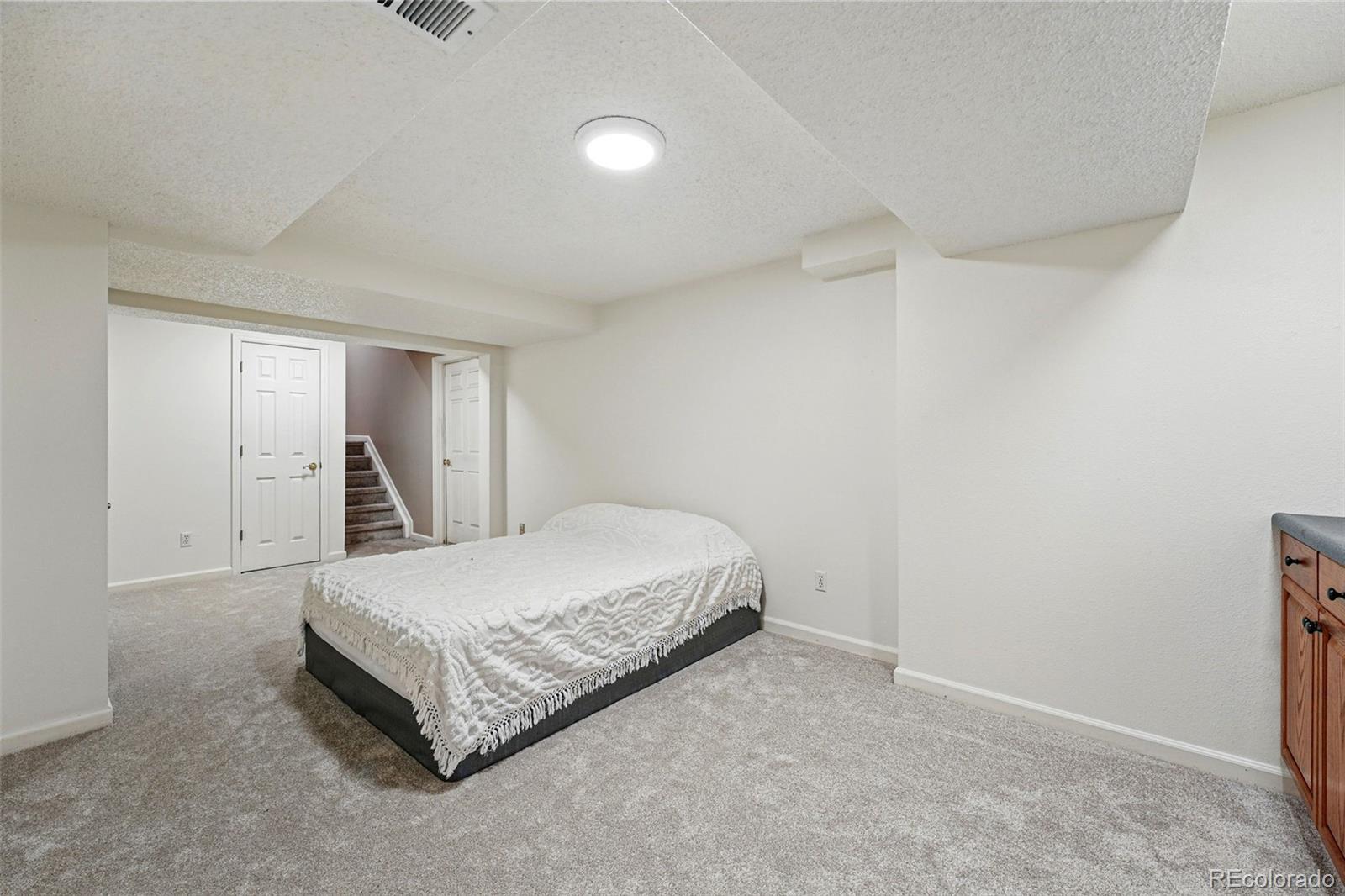 MLS Image #39 for 2252 s yosemite circle,denver, Colorado