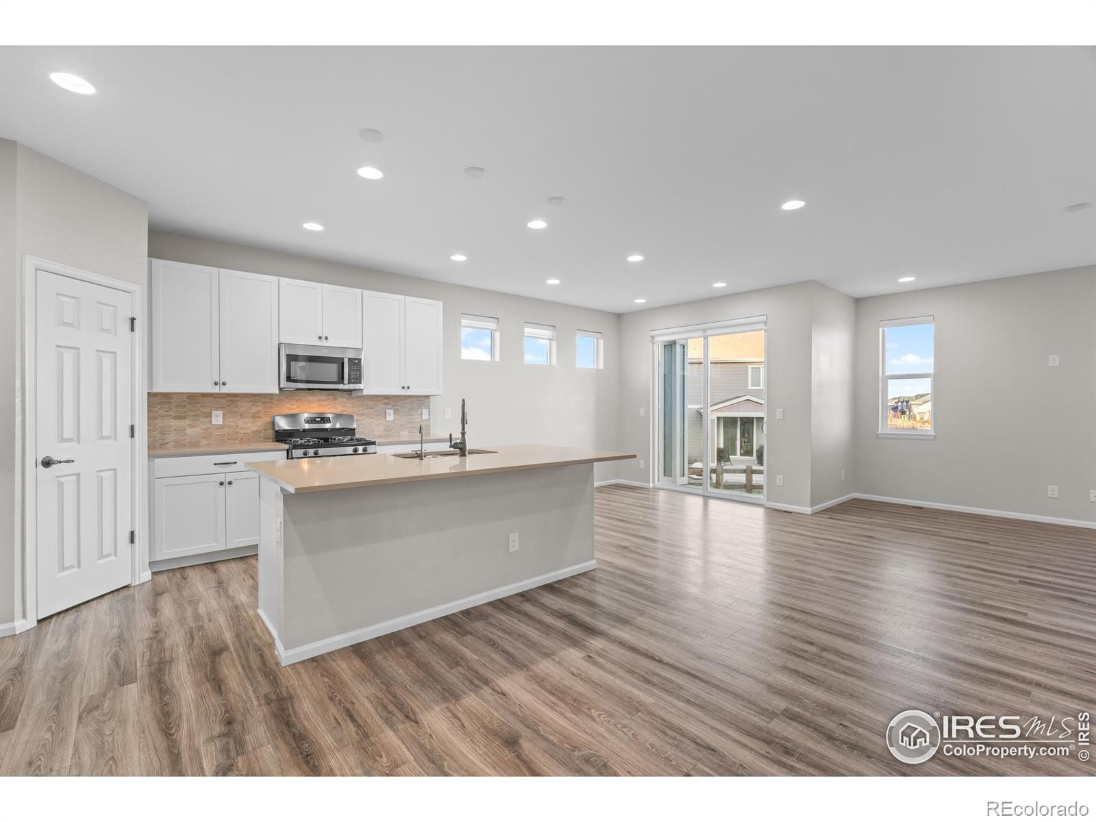 MLS Image #3 for 3326  ice lake court,loveland, Colorado