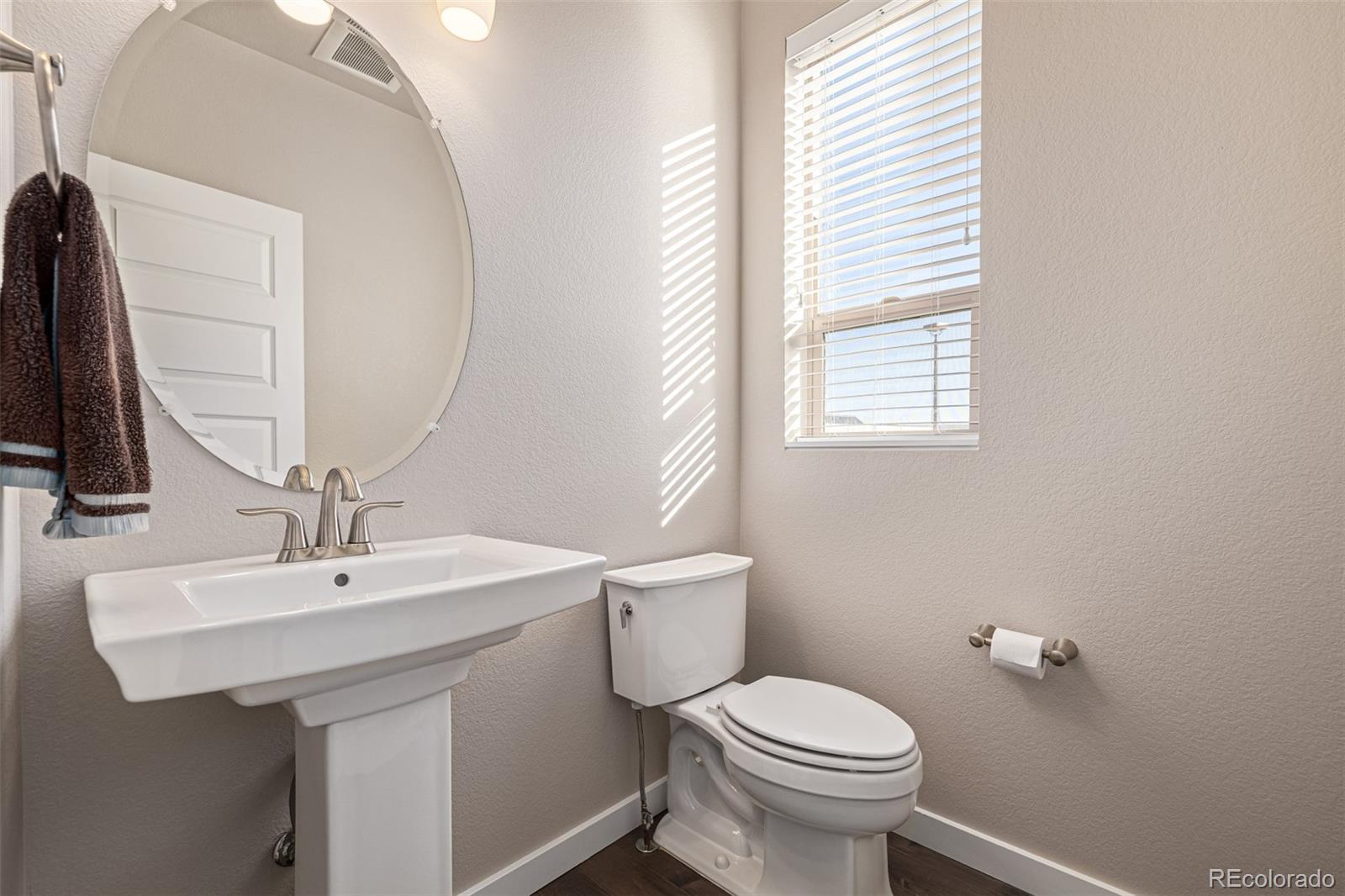 MLS Image #17 for 8228 e 24th drive ,denver, Colorado