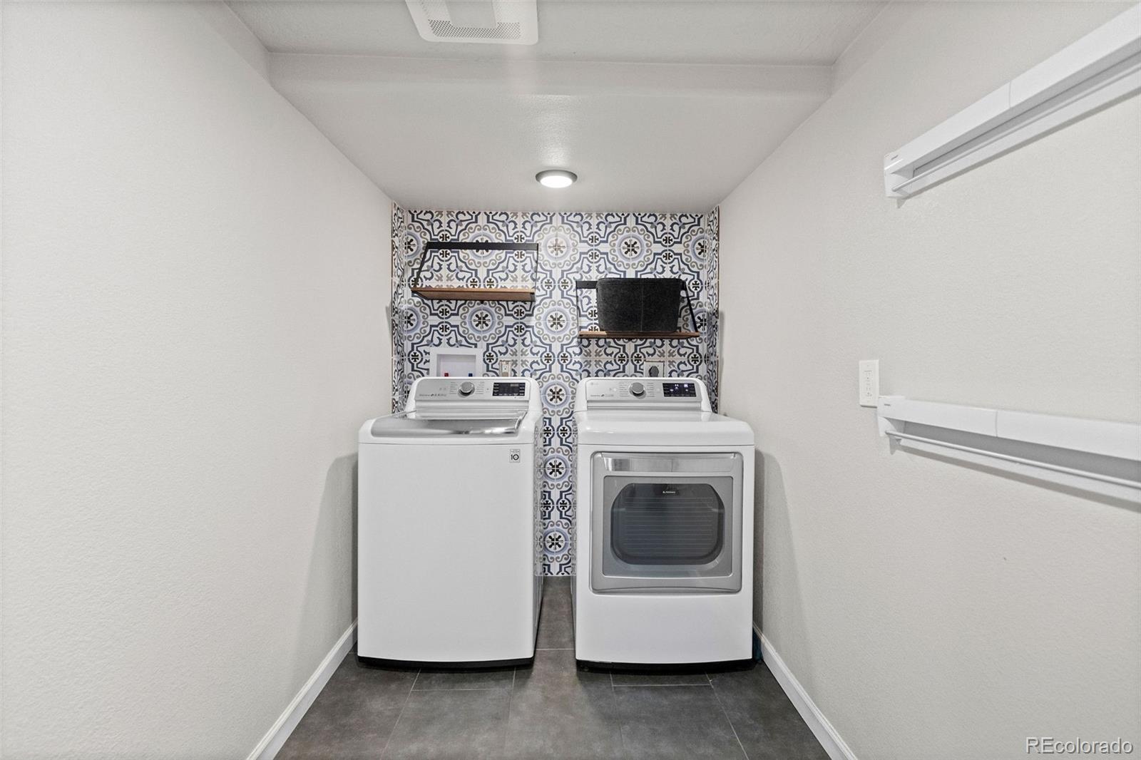 MLS Image #18 for 10380 e lake drive,englewood, Colorado