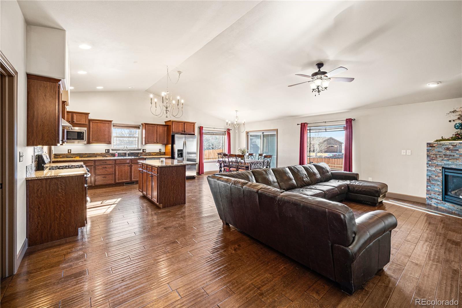MLS Image #3 for 5707  mark twain lane,pueblo, Colorado