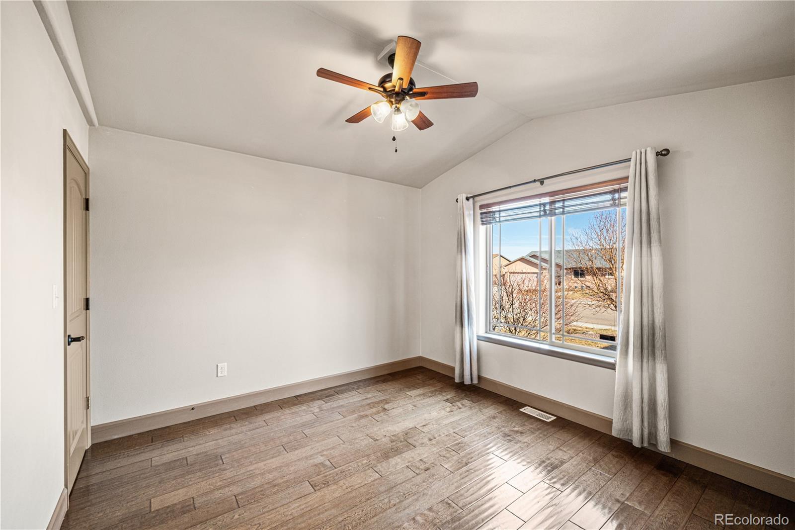 MLS Image #4 for 5707  mark twain lane,pueblo, Colorado