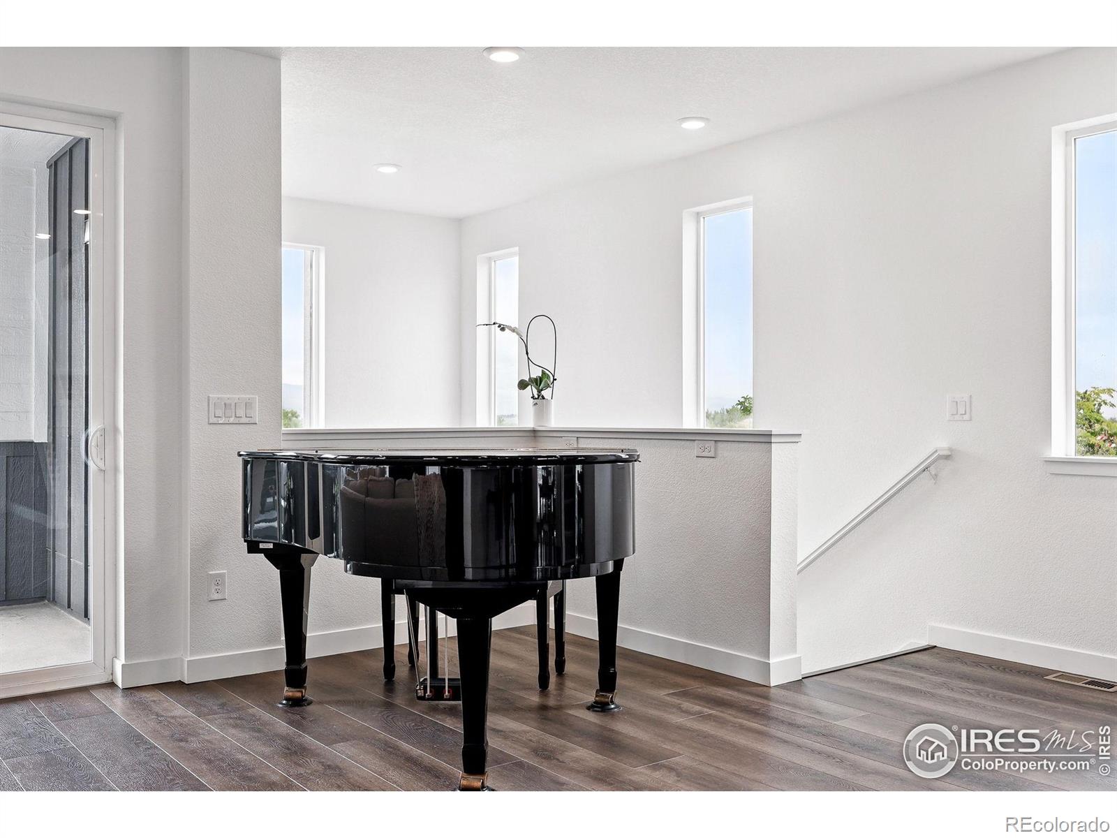 MLS Image #2 for 926  hearteye trail,lafayette, Colorado