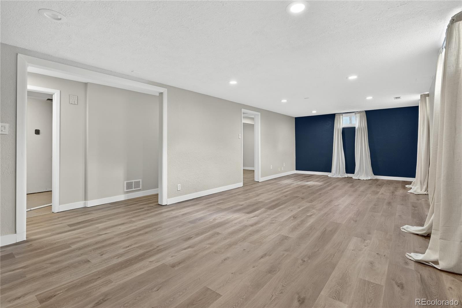 MLS Image #20 for 3379 w wagon trail drive,englewood, Colorado