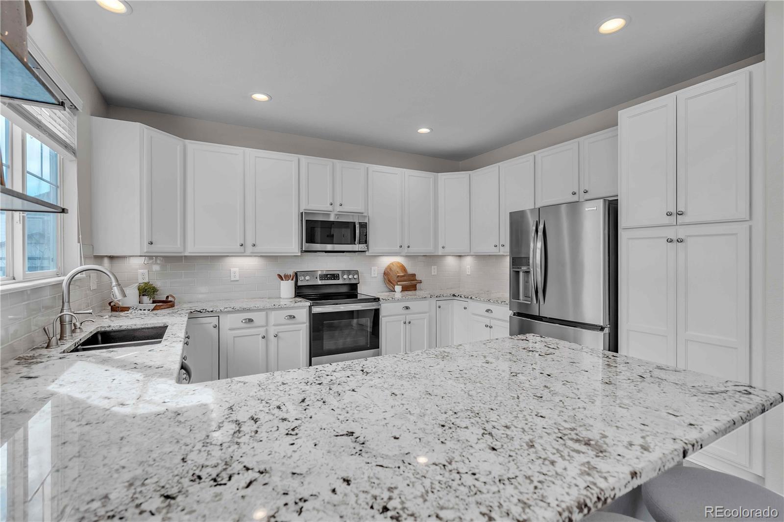 MLS Image #5 for 10564  westcliff place,highlands ranch, Colorado