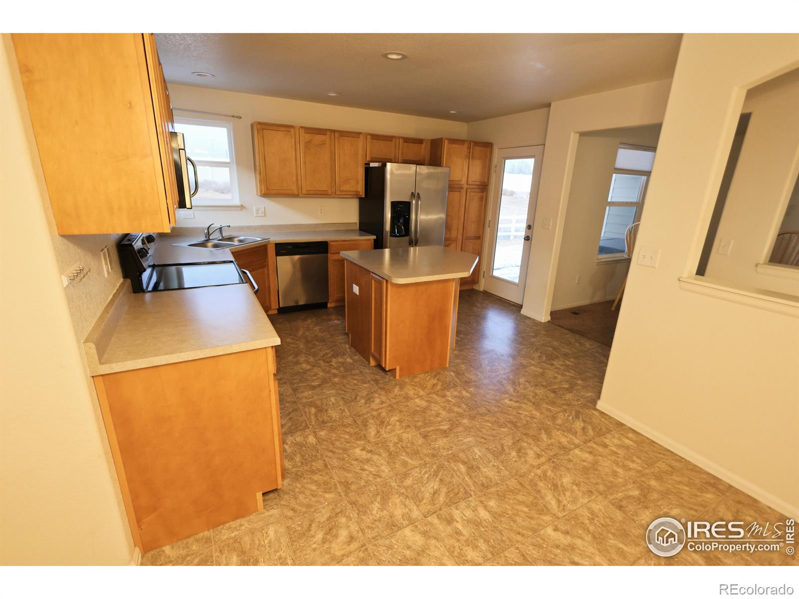 MLS Image #11 for 542  cherryridge drive,windsor, Colorado