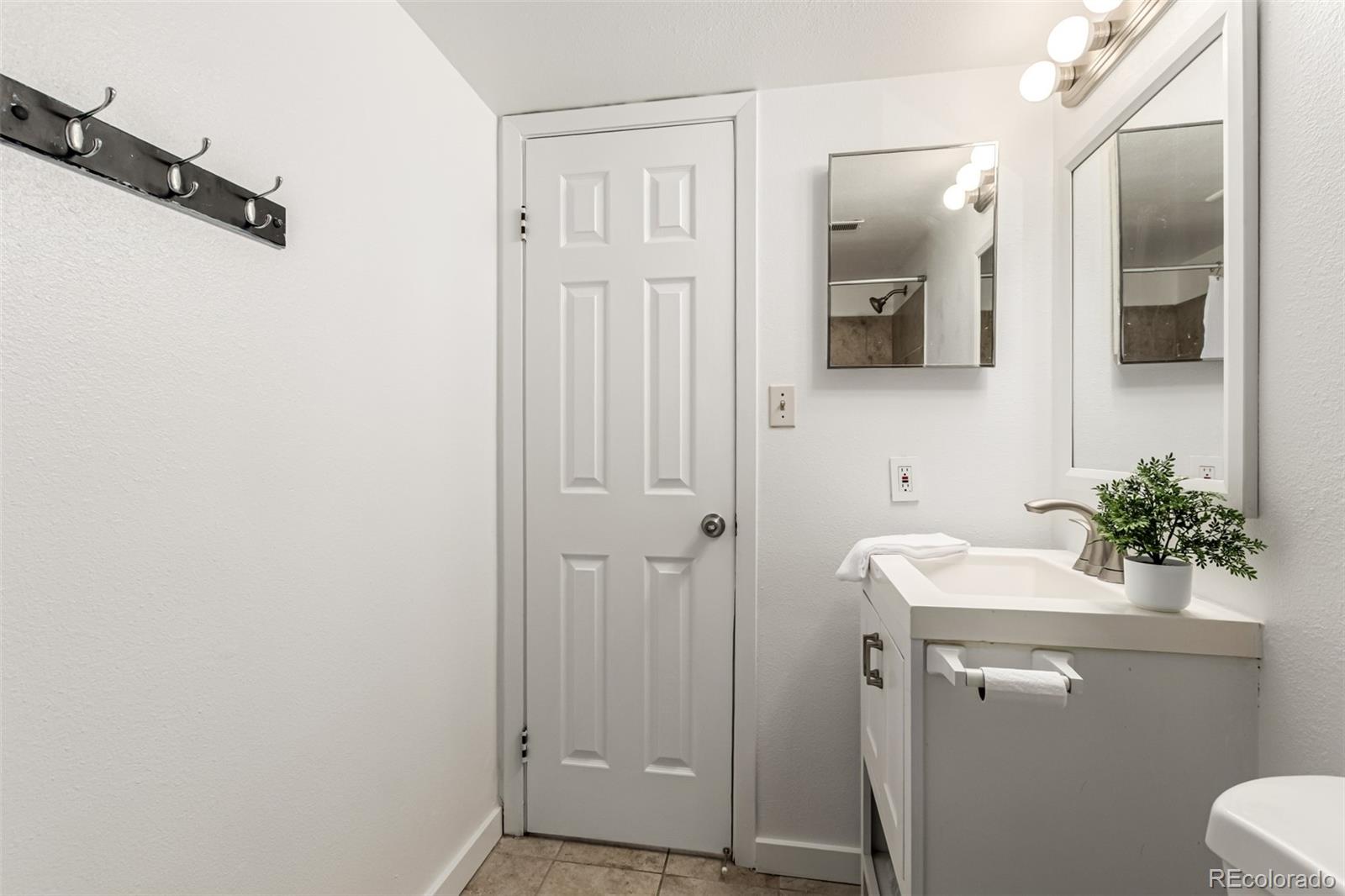 MLS Image #14 for 3100 s federal boulevard,denver, Colorado
