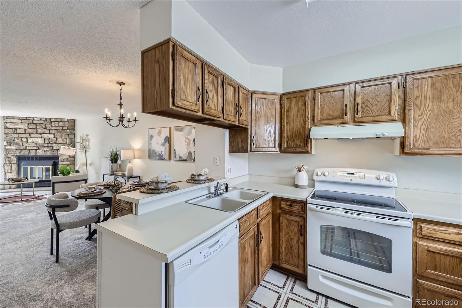 MLS Image #10 for 1811 s quebec way,denver, Colorado