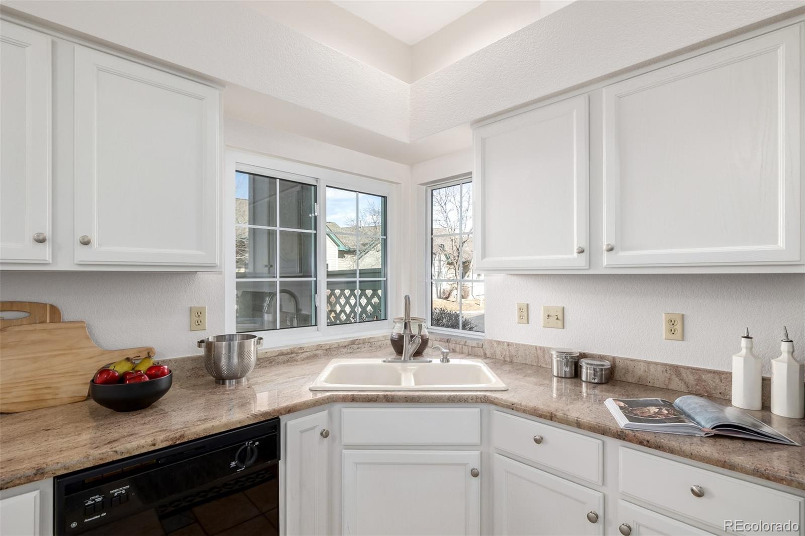 MLS Image #15 for 9936 e hawaii place,aurora, Colorado