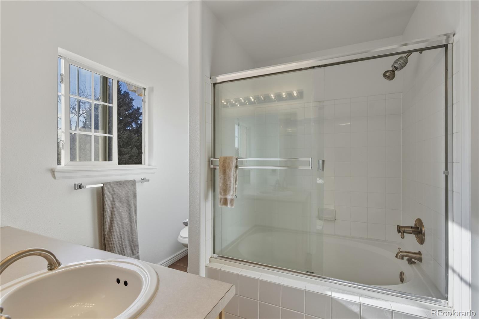 MLS Image #13 for 12203 e 2nd drive ,aurora, Colorado