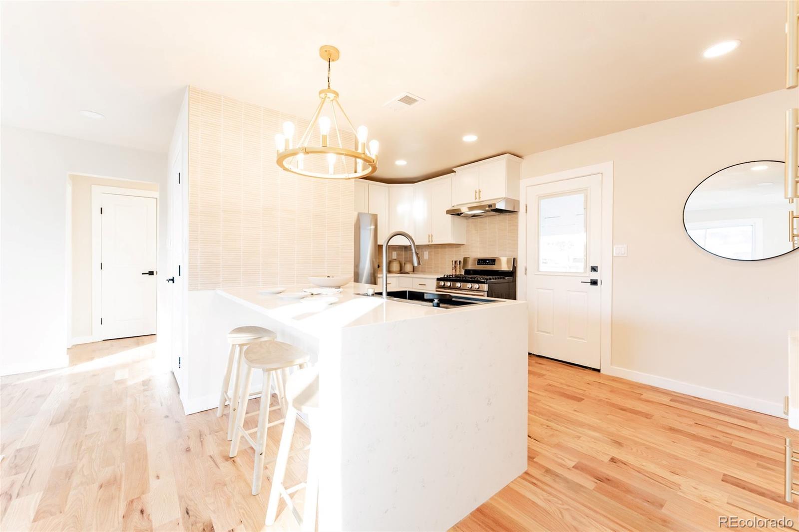 MLS Image #15 for 1352 s quieto court,denver, Colorado
