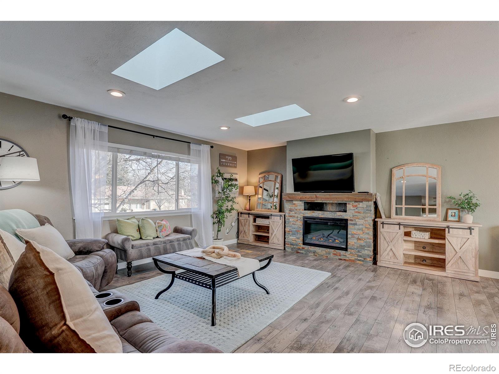 MLS Image #5 for 3323 n colorado avenue,loveland, Colorado