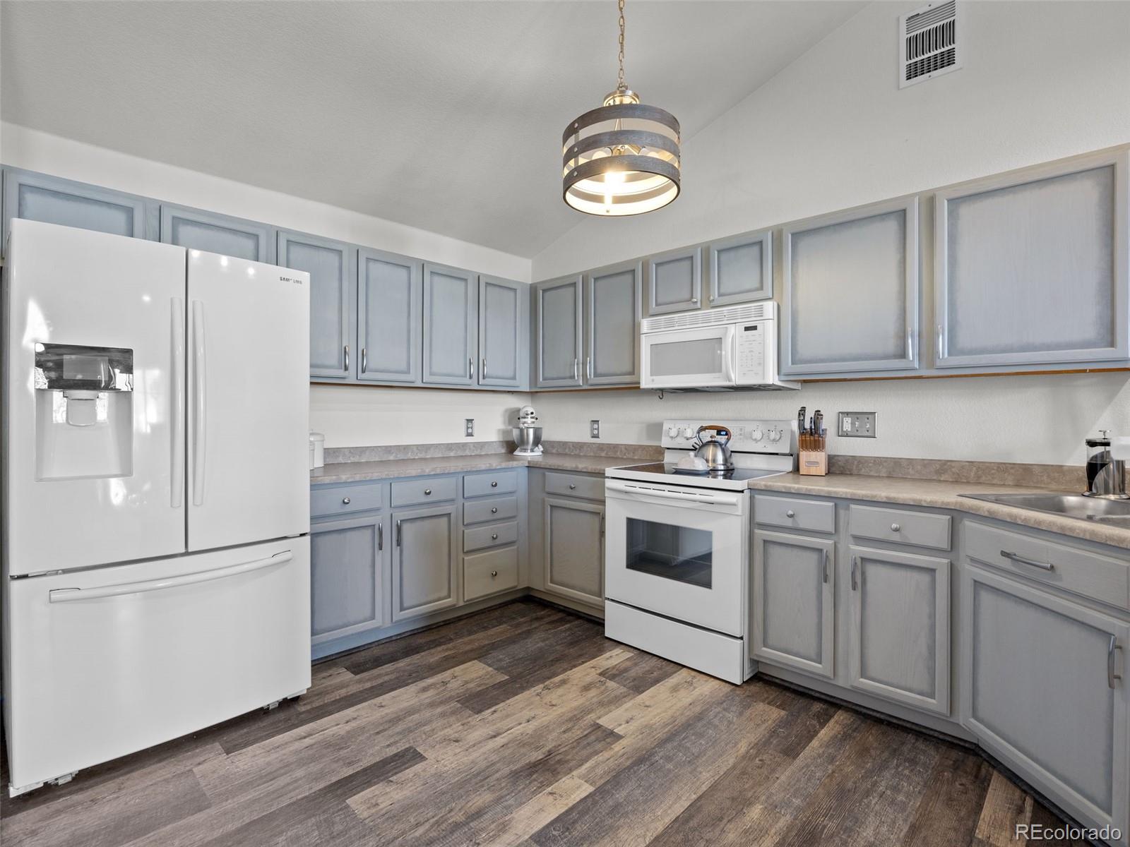 MLS Image #11 for 3260 e 103rd place 908,thornton, Colorado