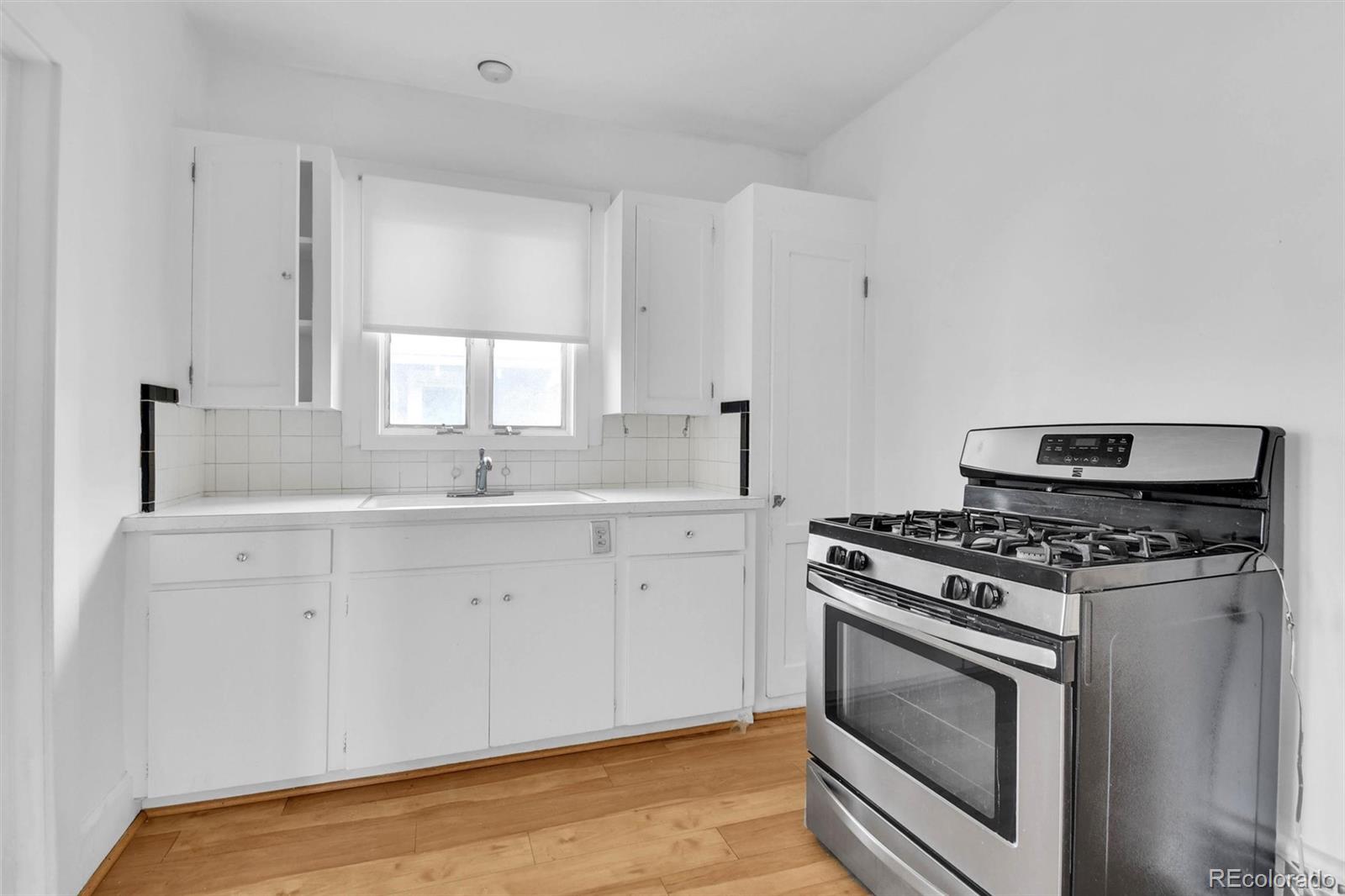 MLS Image #11 for 3159 w 36th avenue,denver, Colorado