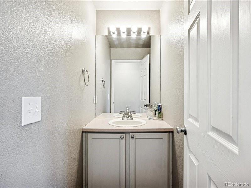 MLS Image #11 for 19152 e hampden drive,aurora, Colorado