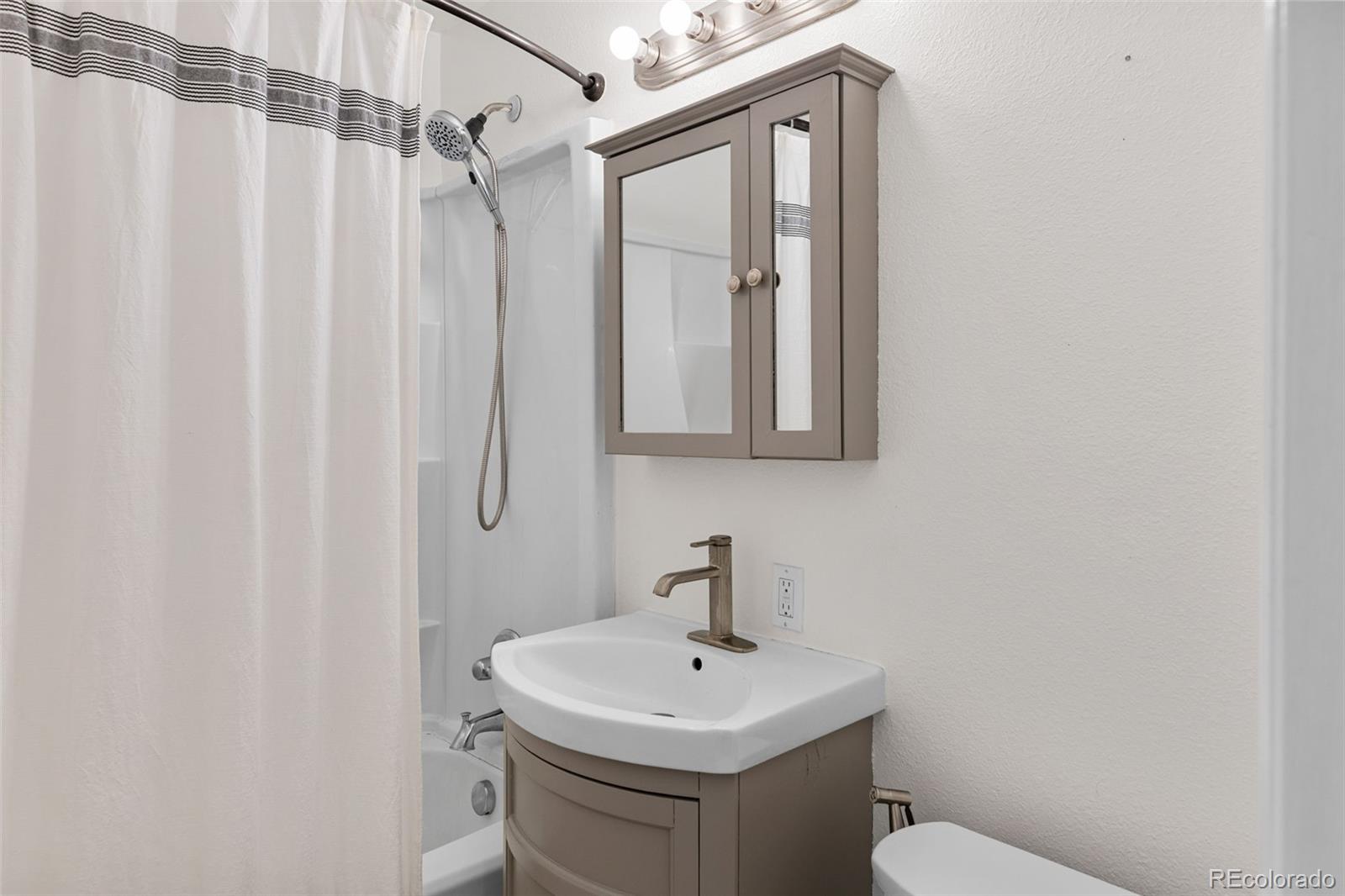 MLS Image #17 for 1357 s grant street ,denver, Colorado