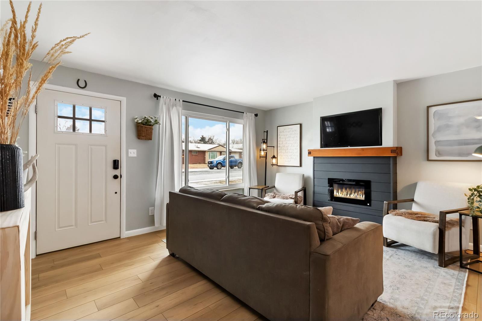 MLS Image #3 for 6983 s albion street,centennial, Colorado