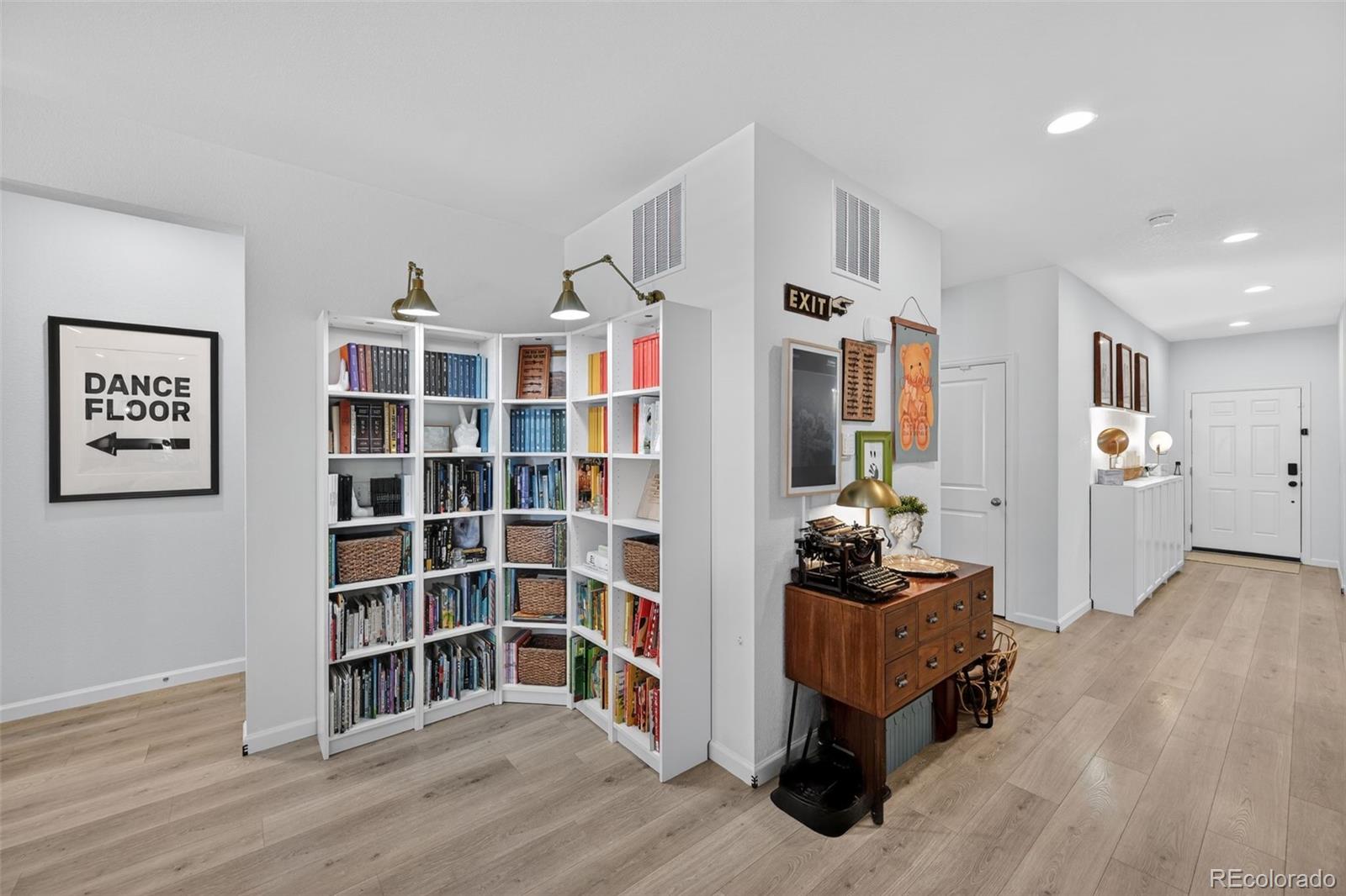 MLS Image #3 for 26707 e maple avenue,aurora, Colorado