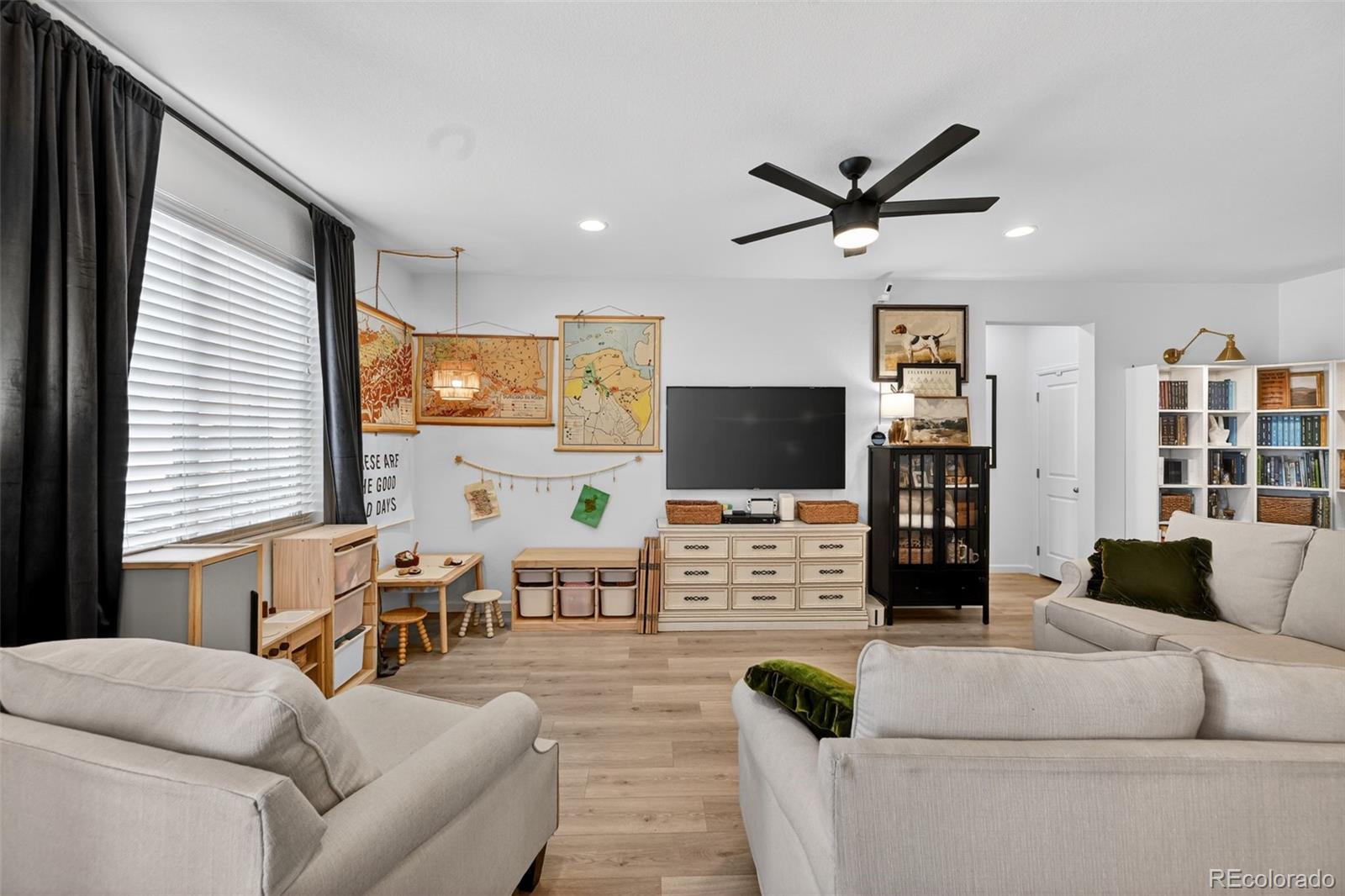 MLS Image #9 for 26707 e maple avenue,aurora, Colorado