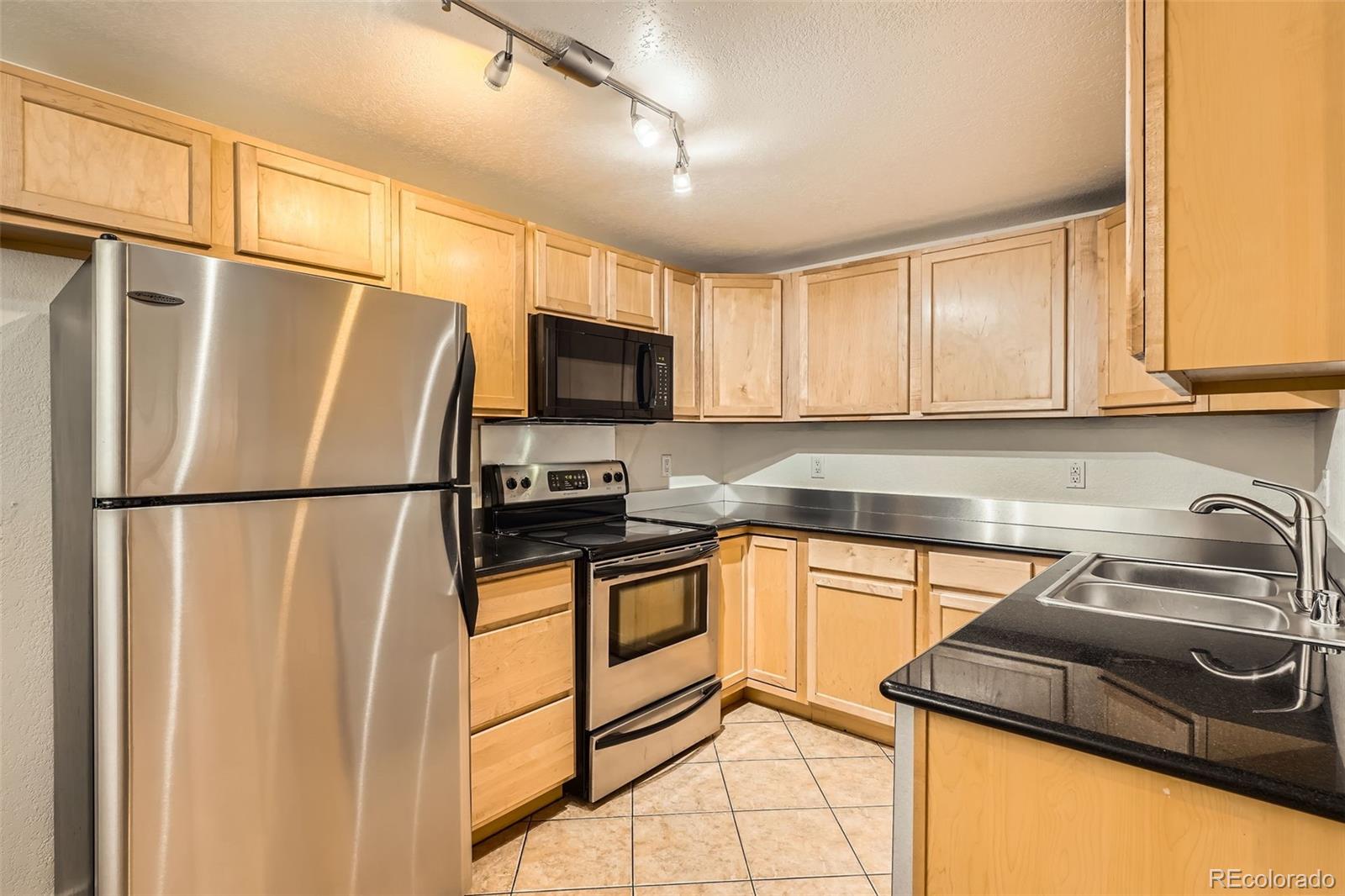 MLS Image #5 for 1045 n clarkson street 105,denver, Colorado