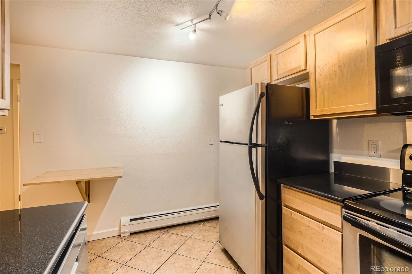 MLS Image #6 for 1045 n clarkson street 105,denver, Colorado