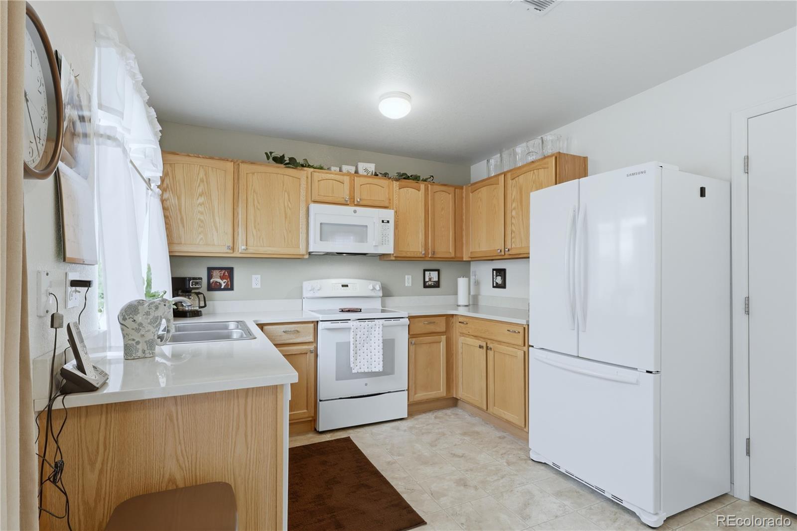 MLS Image #11 for 21417 e 55th place,denver, Colorado