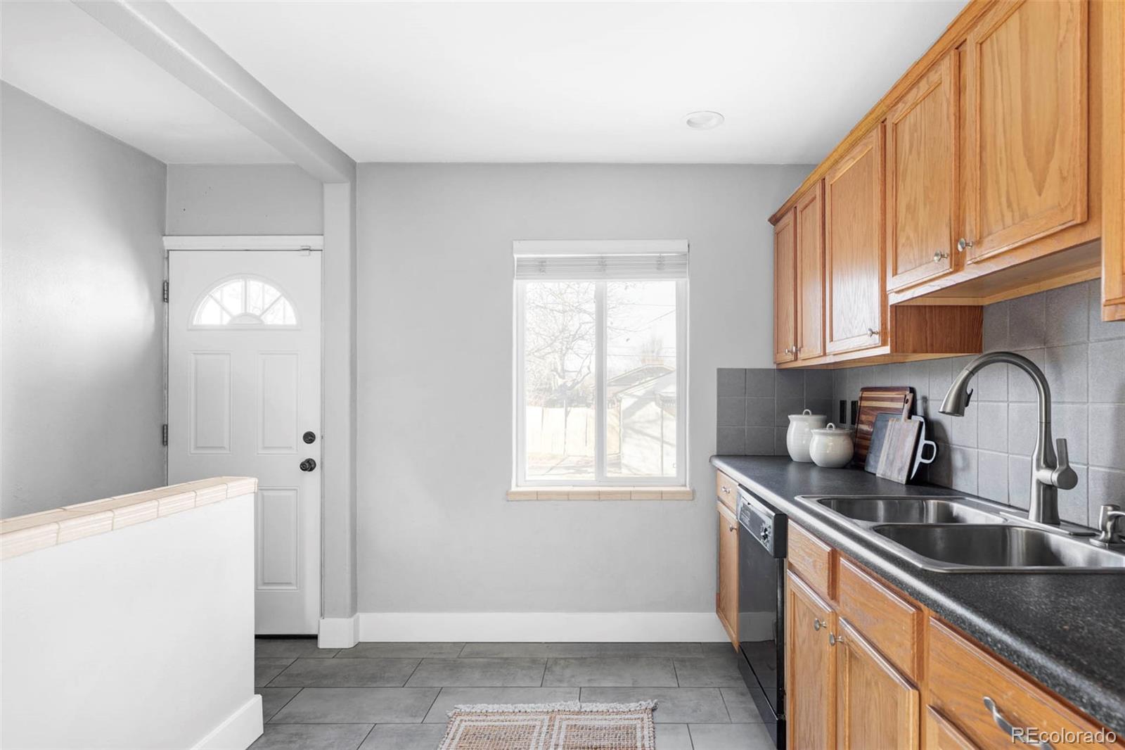 MLS Image #9 for 2015 s clarkson street,denver, Colorado
