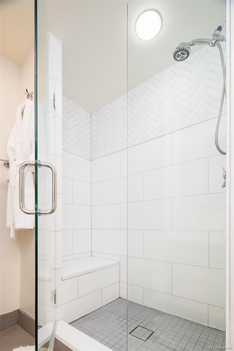 MLS Image #16 for 1631 n emerson street 217,denver, Colorado
