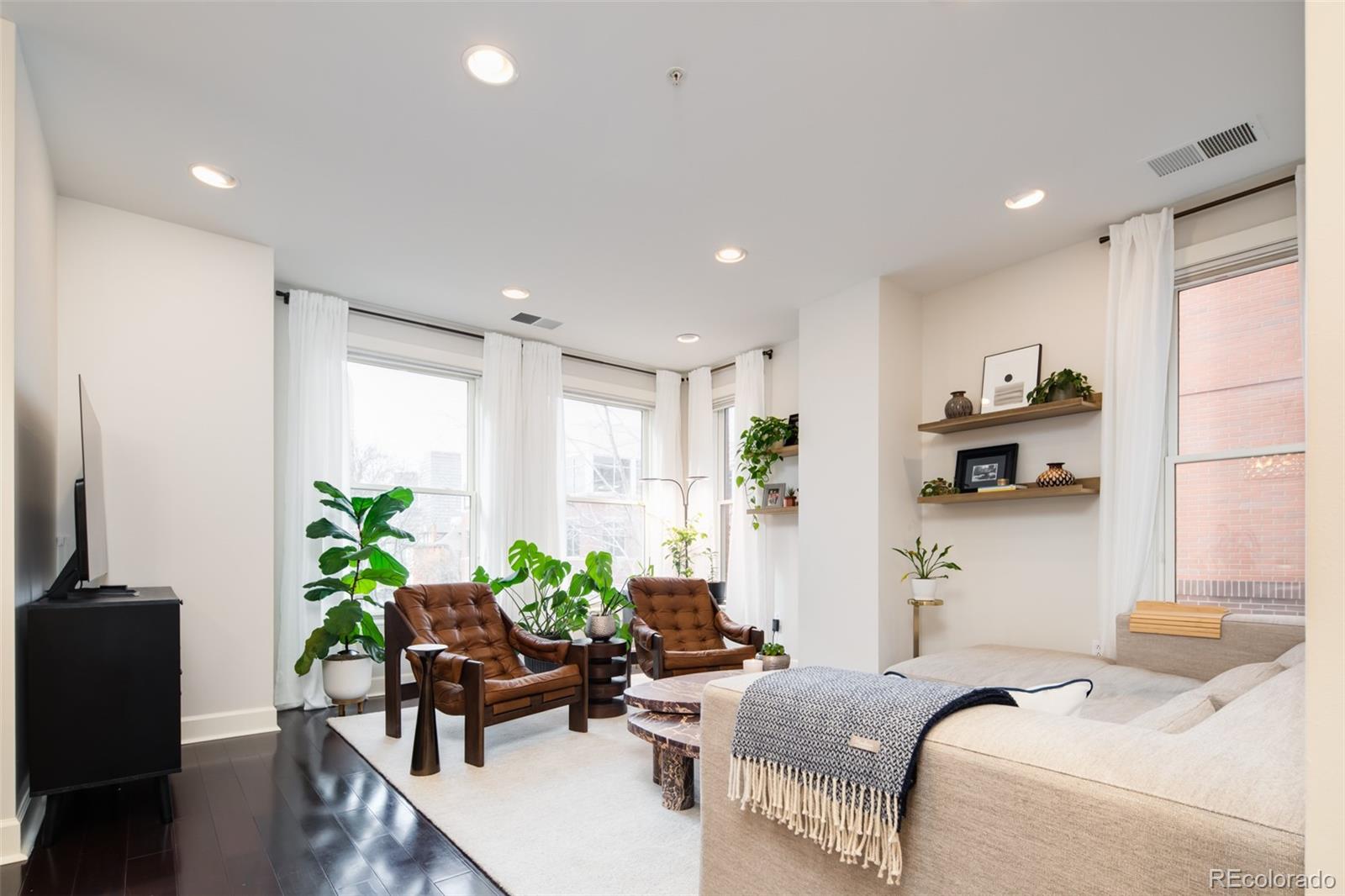 MLS Image #3 for 1631 n emerson street 217,denver, Colorado