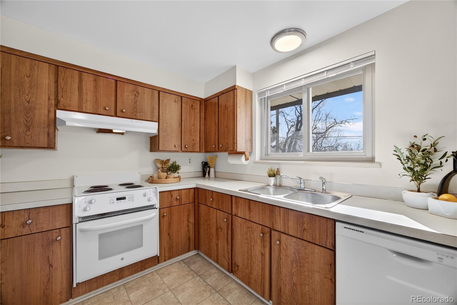 MLS Image #12 for 8414 w arizona drive,lakewood, Colorado
