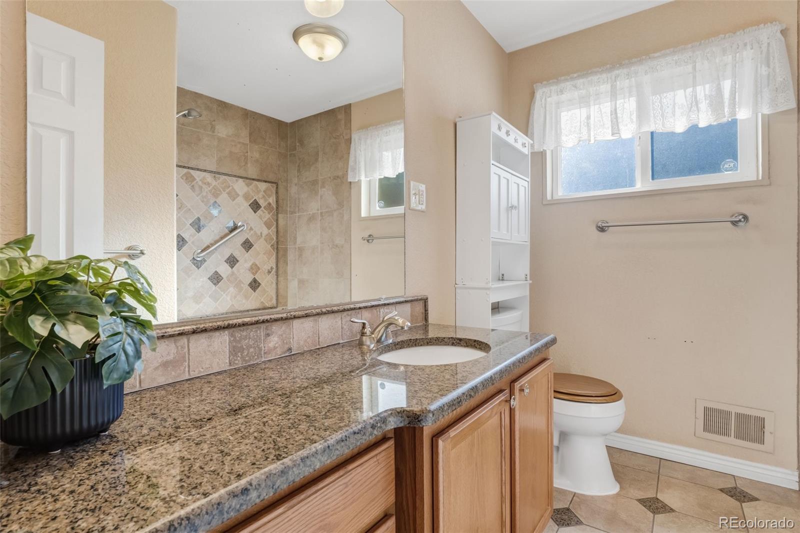 MLS Image #10 for 10529  ronald lane,northglenn, Colorado