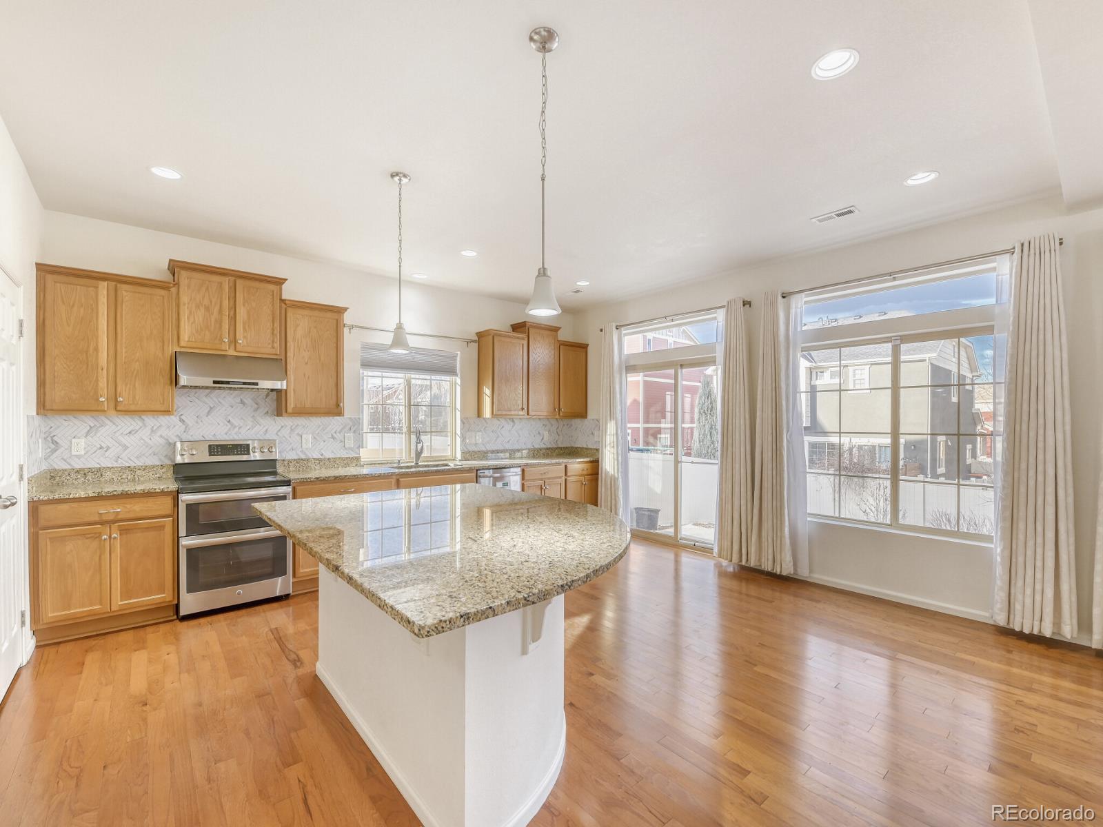 MLS Image #10 for 190  pear lake way,erie, Colorado
