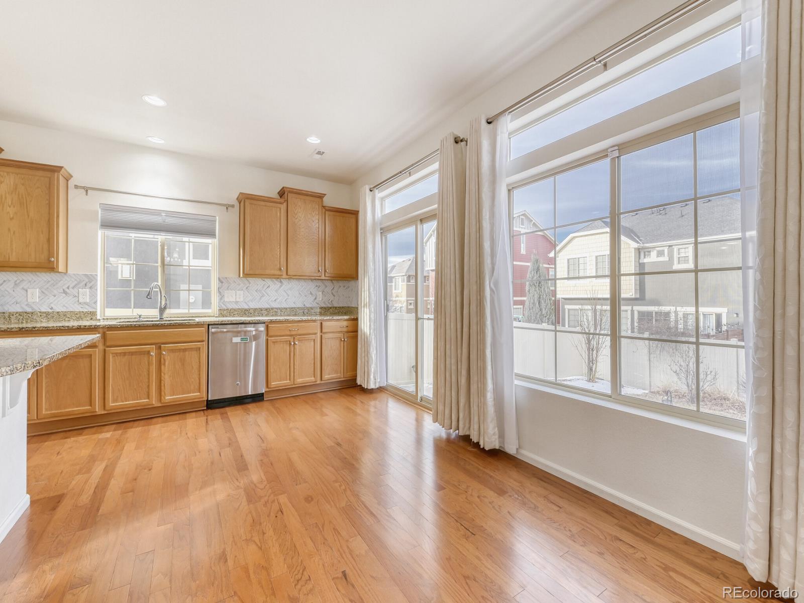 MLS Image #11 for 190  pear lake way,erie, Colorado