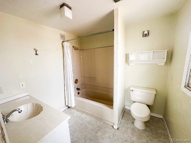 MLS Image #11 for 3901 e orchard road,centennial, Colorado
