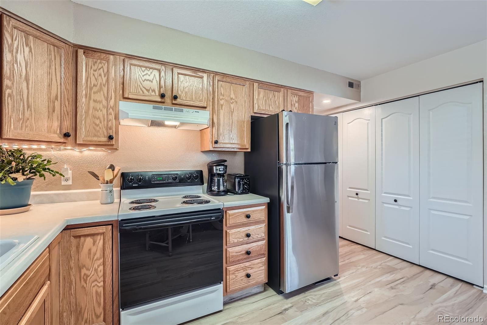MLS Image #8 for 1648 s cole street a2,lakewood, Colorado