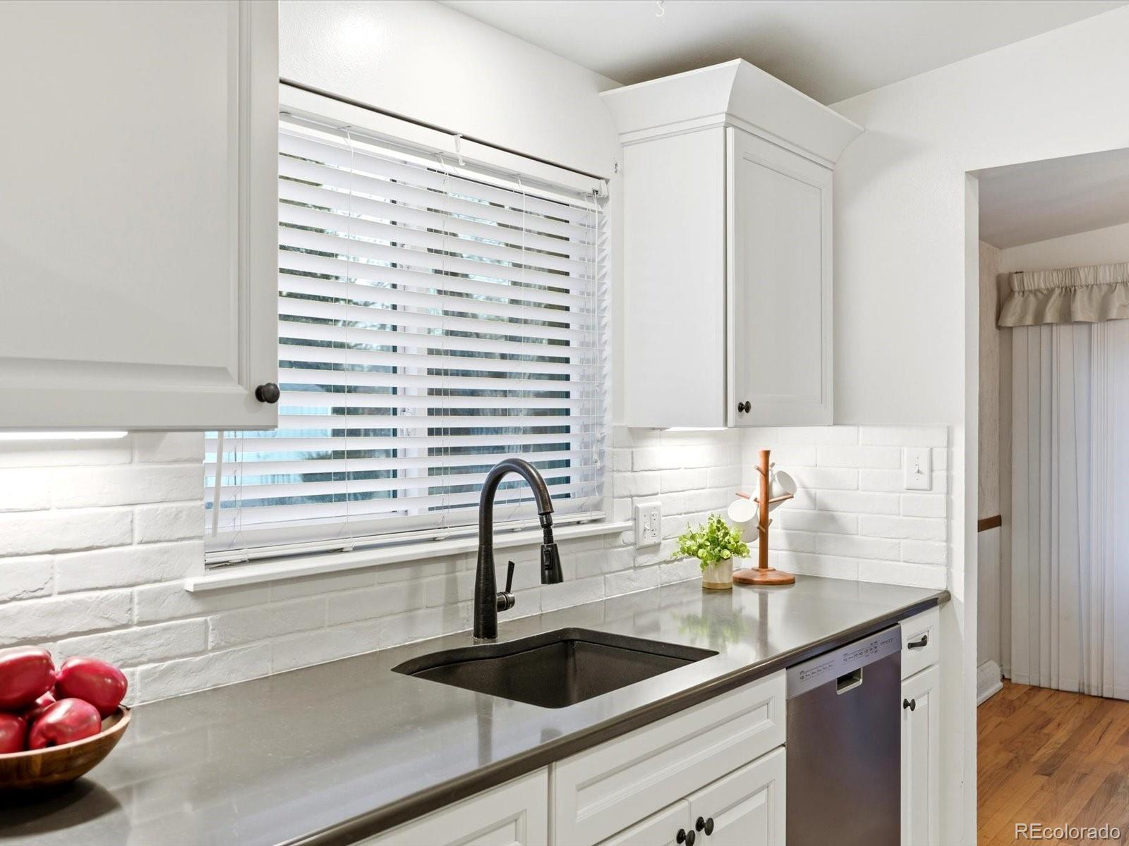 MLS Image #5 for 6852 s greenwood street,littleton, Colorado