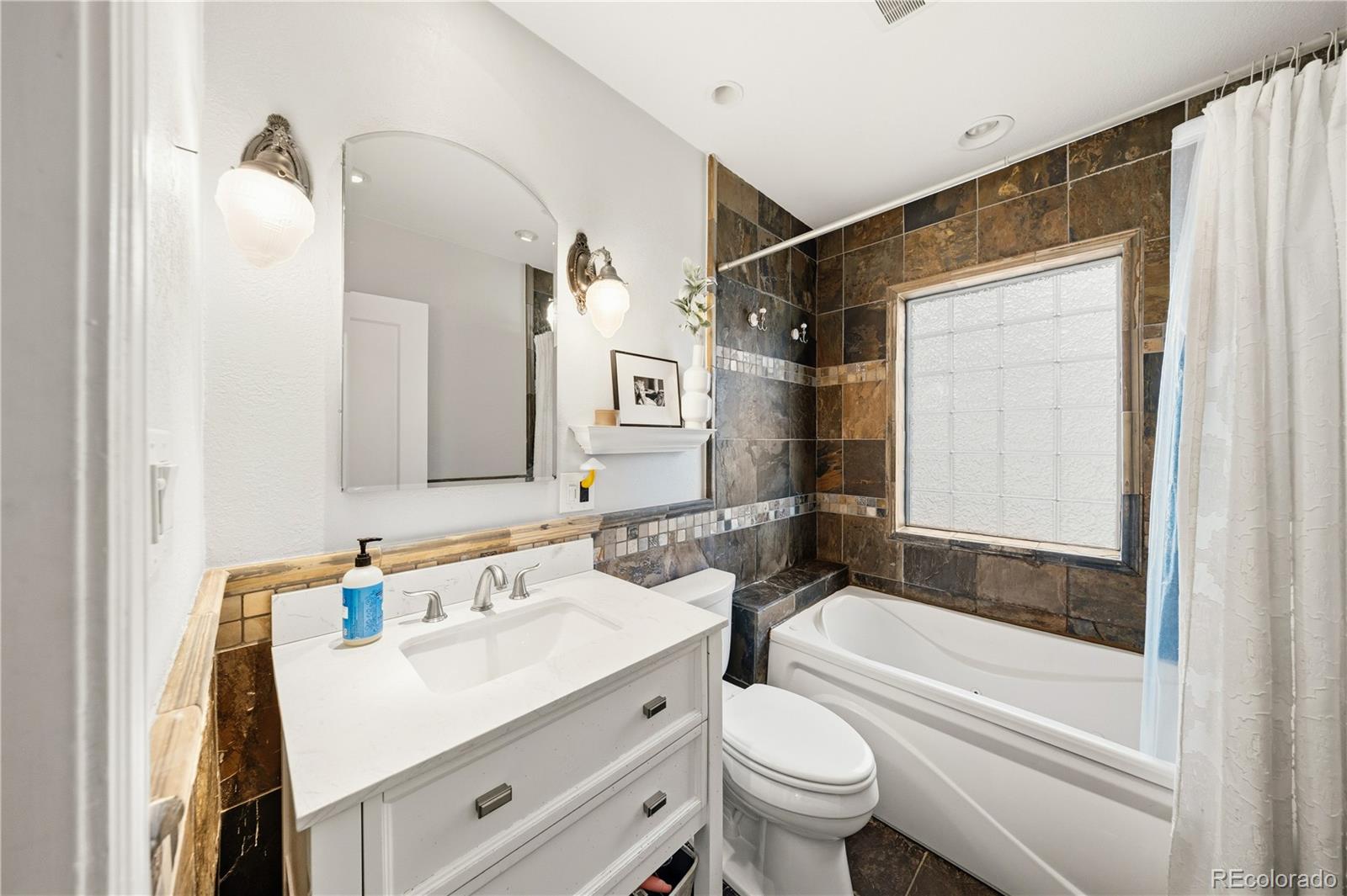 MLS Image #31 for 747  birch street,denver, Colorado