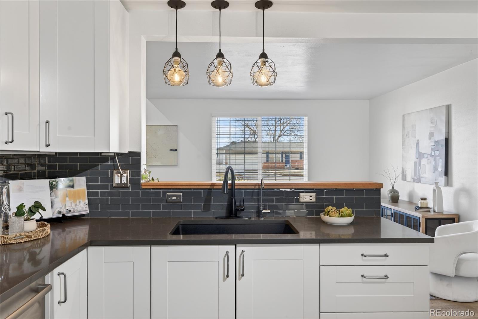 MLS Image #14 for 1531 s queen street,denver, Colorado