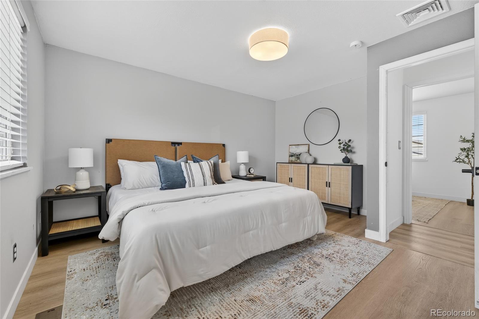 MLS Image #15 for 1531 s queen street,denver, Colorado