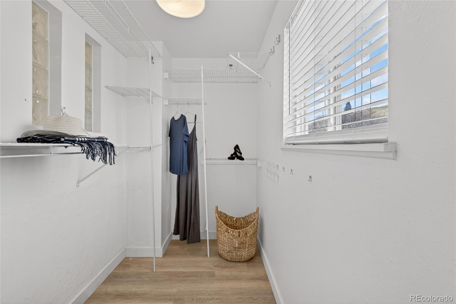 MLS Image #19 for 1531 s queen street,denver, Colorado