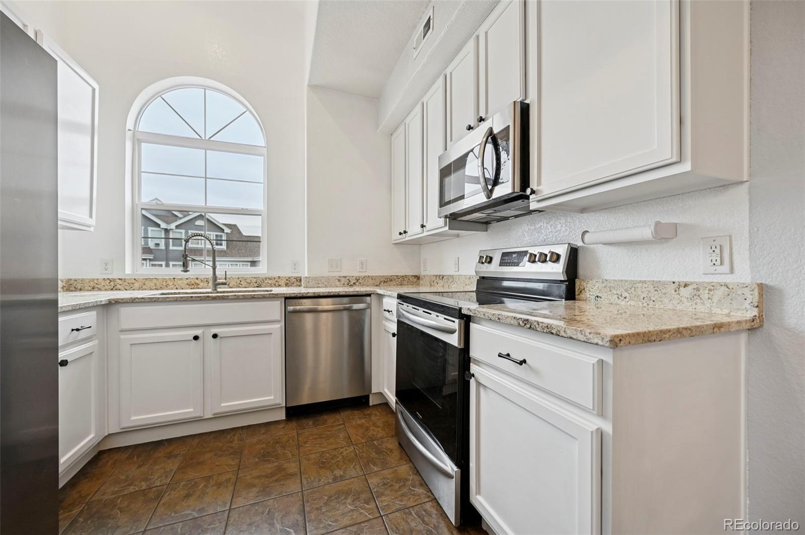 MLS Image #2 for 16346 e fremont  9,aurora, Colorado