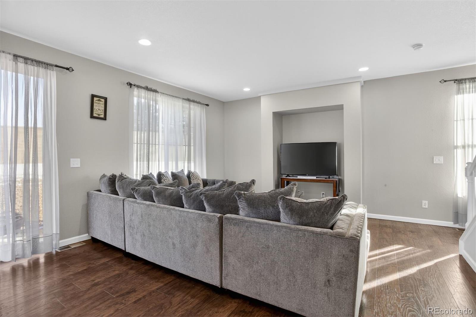 MLS Image #3 for 10968  dayton way,commerce city, Colorado