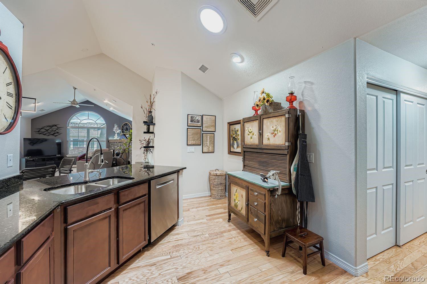 MLS Image #11 for 19393 e asbury drive a,aurora, Colorado