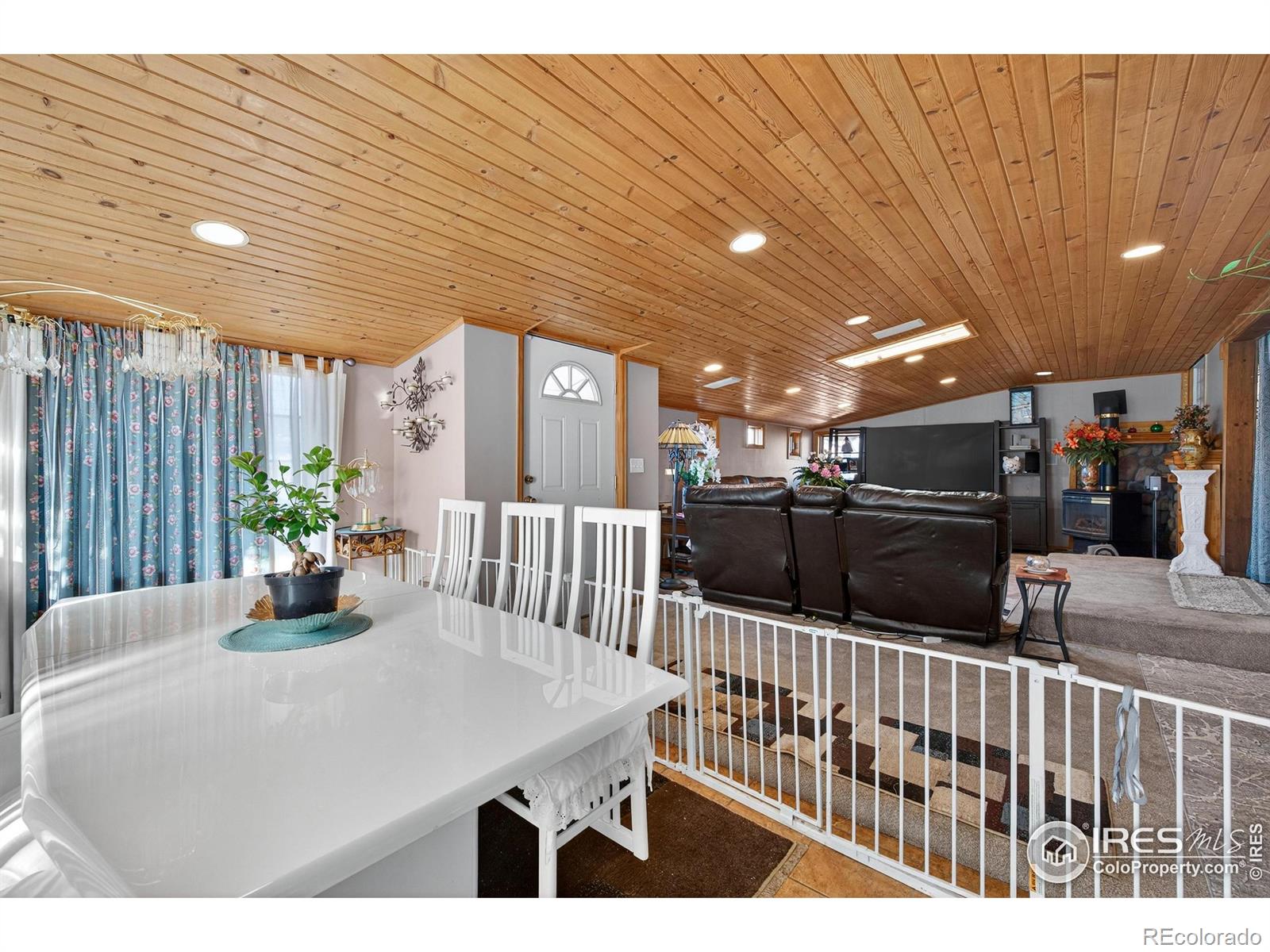 MLS Image #14 for 351 s peoria circle,aurora, Colorado